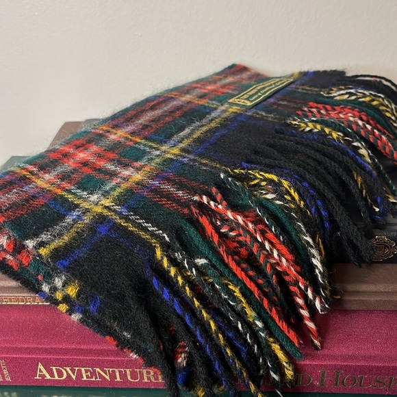 The Irish Woolen Mills 100% Wool Plaid Scarf with Fringe - Picture 3 of 7
